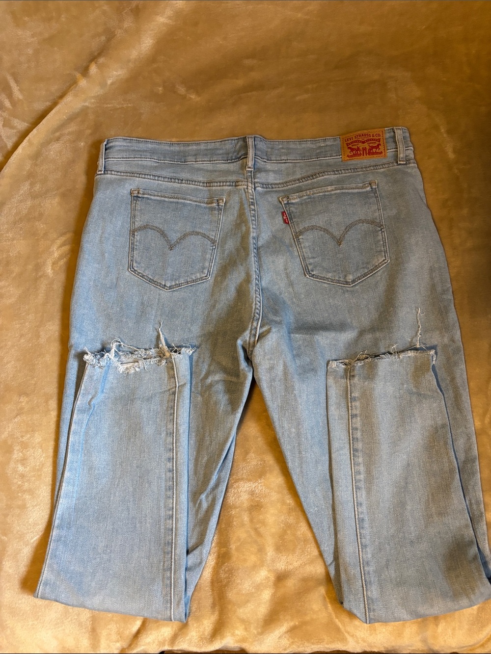 Levi's Light Blue Distressed Ankle Crop Jeans - Picture 2 of 3